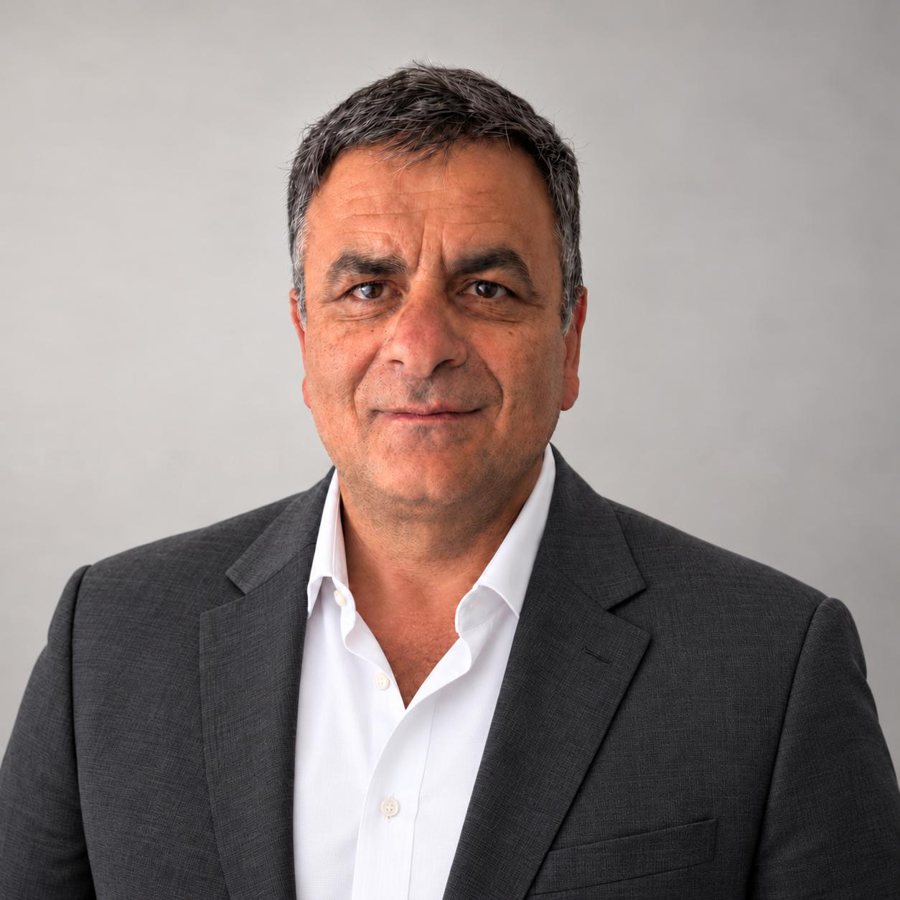 Portrait of Akbar Mobinikesheh